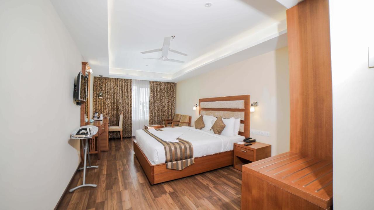 Dass Continental Thrissur Екстериор снимка